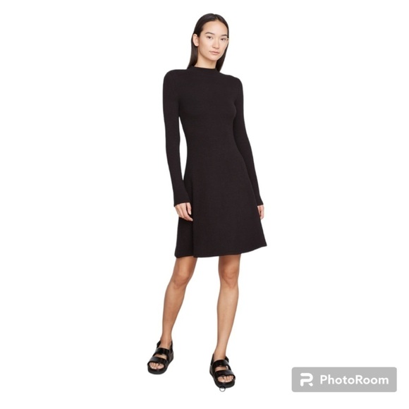 Vince Dresses & Skirts - VINCE Mock Neck Long Sleeve Dress